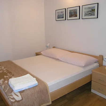 Apartmani Dolencic Krk Town Kültér fotó