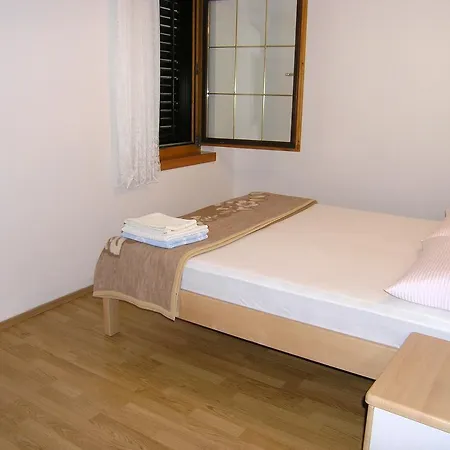 Apartmani Dolencic Krk Town Kültér fotó