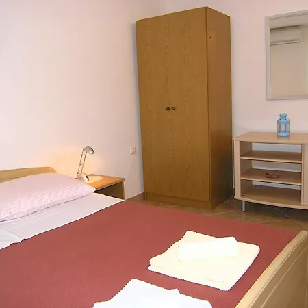 Apartmani Dolencic Krk Town Kültér fotó